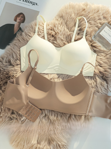 Seamless Smooth Thin Womens Bra Prevents Sagging No Underwear Show Summer Collection Gathered Style Simple Design for Teen Girls