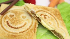 Sonifer SANDWICH MAKER CETAKAN KARTUN ROTI SANDWICH MODEL EMOTICON