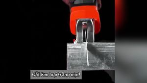 Máy cưa kiếm dùng pin 2400WMáy cưa pin cầm tay cao cấpMáy cưa gỗ cầm tay pinThiết kế đèn LEDCắt kim loại gỗ thịt đông lạnh và các mặt hàng khác