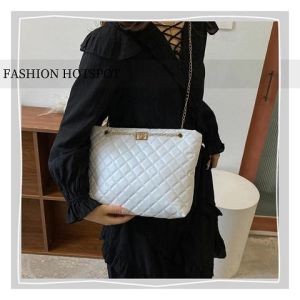 LHShoess พร้อมส่ง กระเป๋าสะพายข้างสำหรับคุณผู้หญิง ใส่ของได้เยอะ สวยหรูดูแพง วัสดุอย่างดี พกพาง่าย ใช้งานได้หลากหลาย ราคาถูกมากไม่ตำพลาด