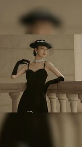 daidai (Ready Stock) Women Vintage Hat French Black Mesh Flower Hepburn Black Cheongsam Accessories 复古丝绒花朵新娘礼帽经典礼服搭配帽