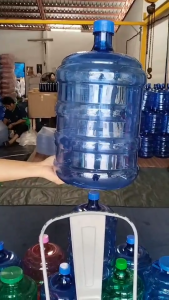 ถังน้ำฝาเกลียว สีน้ำเงิน ถังน้ำเกรดA ถังPET ขนาด 18.9ลิตร