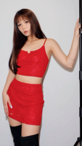 Set ren gồm áo form corset croptop và chân váy 2 lớp mini skirt - vải ren voan hoạ tiết nơ hoa