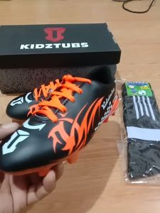 Paket Komplit Sepatu Bola Anak Usia 6-10 Tahun & Kaos Kaki
