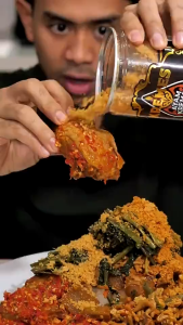 [SG Seller]  Kremes Kraton Original & Tempe Pedas Spicy | Authentic Indonesian Crispy Topping 260g | Savory Keraton-Style Bread Crumbs for Fried Chicken Tempe & Snacks | Ready to Use Gourmet Sprinkle
