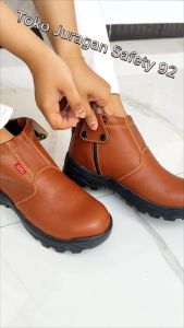 Sepatu Safety Skn Resleting Ujung Besi Kulit Buatan Ujung Besi Pelindung Kaki Pabrik Proyek Tol Pertamina Bengkel Las Mekanik Sol Karet Anti Slip Pria Wanita Termurah