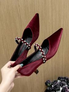 Comfortable Velvet Diamond Pointed Toe Low Heel Mule Slip-On Korean Style Fashion Single Shoes for Women Fall Season New Model