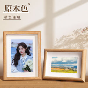 รูปภาพรูปตัดไม้แท้ขนาด 6 นิ้ว 8 นิ้ว พื้นฐานของความรู้สึกระดับไฮเอนด์ ตั้งโต๊ะ เรียบหรู พร้อมรูปถ่ายที่พิมพ์แล้ว