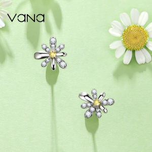 Pure Silver Daisy Earrings Womens Fashion 2025 New Popular Elegant Quaint Design Cold Style Ear Jewelry Accessory