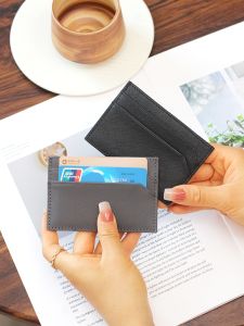 กระเป๋าใส่บัตรหนังวัวชั้นบนบางเฉียบแบบพกพาสำหรับผู้ชาย กระเป๋าใส่บัตรแบบหนึ่งชิ้น กระเป๋าใส่บัตรแบบคลาสสิก กระเป๋าใส่บัตรแบบมินิ