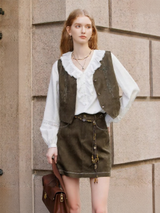 XIANGYING | Vintage Embroidered V-Neck Sleeveless Faux Suede Short Vest Autumn New