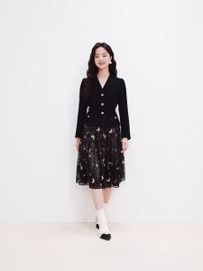 Koradior | Embroidered Slimming High Waist Notched Collar Dress