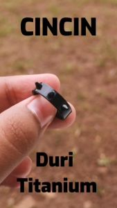 Cincin Pria Titanium Anti Karat Self Defense Hitam - Bahan Tidak Berkarat dan Tidak Menimbulkan Alergi (16,17,18,19)
