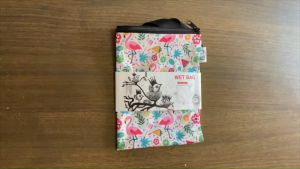 FLOCK THREE Reusable 42cm x 32cm Wet Bag Organizer: A Gift for Swimmers & Gym Enthusiasts