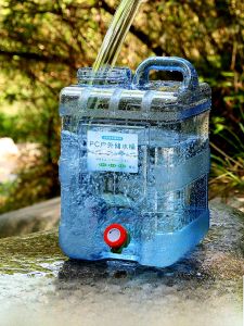 Large Capacity Outdoor Water Bucket with Tap for Vehicle Use And Home Storage Drinking Pure Water Tank Portable Handheld PC Material