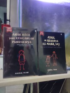 2buku ayah ini arahnya kemana ya?/ anak kecil yang kehilangan pundaknya