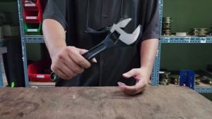 ประแจเลื่อนขนาด 12" AEROFORCE By mcmachinetools