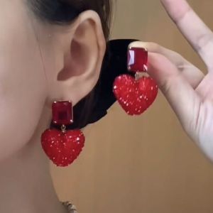 Fashionable Red Heart Shaped Crystal Earrings Womens Elegant Versatile Hoop Earrings Sweet Personality Celebration Jewelry