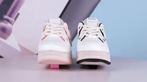 Kasut Heelys untuk Kanak-kanak Perempuan Kasut Roller Pelajar Halimunan Mengubah Kasut Perempuan Berjalan Dewasa Automatik dengan Roda Selebriti Internet Kanak-kanak