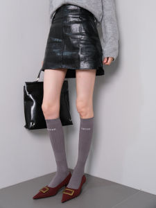 Weekend Picnic Letter Edge Roll Cotton Socks: Enhance Leg Slimming & Pressure Relief