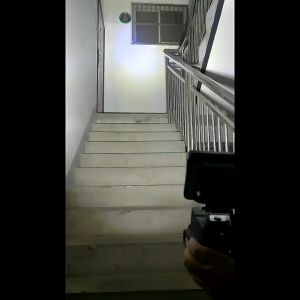 Lampu darurat luar High Lumens Paling Kuat Isi Ulang Lampu Flash Super Terang/Tahan Air/Lampu LED Portable