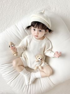 Cute Bear Design Long Sleeve Wool Baby Jumpsuit