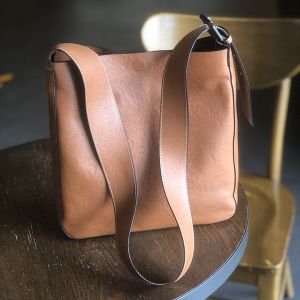 Soft Leather Tote New Arrival Real Leather Wide Shoulder Strap First Layer Cowhide Leather Single-Shoulder Bag Minimalist Elegant Crossbody Bucket Bag Womens Bag