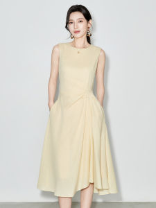 Slimming Pleated Sleeveless Dress