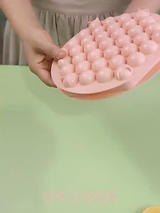 Hexagon 37 Grids  Round Ice Cube Tray with Lid Mini Circle Ice Ball Maker Mold