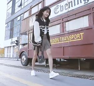 Womens all-match white thick-soled sports shoes Korean style trendy student womens shoes