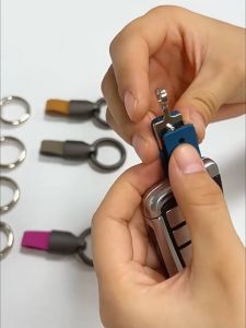 พวงกุญแจรถยนต์ พวงกุญแจป้องกันการหายระดับไฮเอนด์ พวงกุญแจหนังรถยนต์สำหรับผู้ชาย