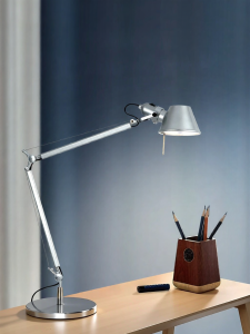 DGY | Adjustable and Foldable Swing Arm Desk Lamp