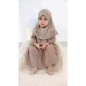 Gamis Hijab Bayi Rendra Tutu Tile Doti gmis bayi aqiqah (0-18 Bulan) Pakaian Muslim Anak Balita Prem. Pink renda polkadot lengan panjang aksesoris hijab.