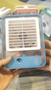 Quạt phun sương tích điện cảm ứng mini kèm đèn để bàn nhiều màu Trùm Sỉ Gia Thành