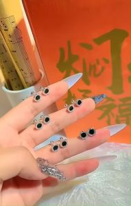 Bông tai bạc nụ đen chốt ren chất liệu bằng bạc s925 MS0602