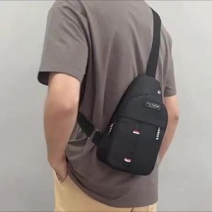 กระเป๋าสะพายชาย คาดอก 2ซิบ แฟชั่นสุด ช่องเยอะ