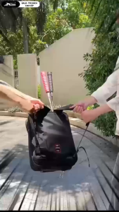 Cặp Đa Năng Cao Cấp Xbags Pride XB4102 Màu Đen Sang Trọng Đeo Chéo Xách Tay Đeo Lưng Tiện Lợi Chống Nước Chống Sốc Đựng Laptop 17 Inch!