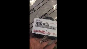 Satu Set Karet Stabilizer Mobil Rush Belakang Bushing Lateral Toyota Avanza Lama Ori