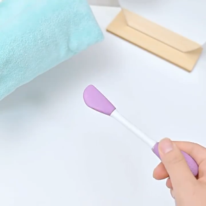 Double Headed Silicone Facial Mask Brush - Non-absorbent Mud Mask Spreader & Smearing Tool for Face Care Easy to Clean Beauty Applicator (No Bristles)
