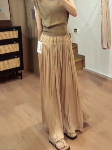 MANMI | Chân Váy Xòe Nếp Be Hàn Quốc
