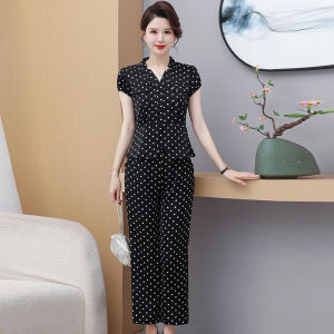 ชุดเสื้อแขนสั้นผู้หญิงฤดูร้อนปี 2024 ชุดสองชิ้น กางเกงขายาวทรงหลวมสบาย ๆ สไตล์เรียบง่ายหรูหรา คอวี แขนสั้น เอวสูง