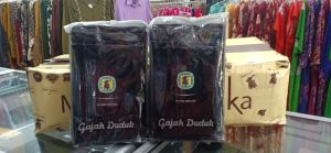 Sarung Gajah Duduk Perlengkapan Ibadah Warna HITAM POLOS
