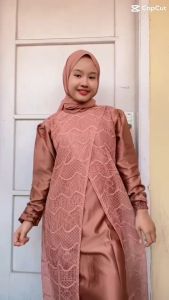 Betharine Dress Bahan Velvet Mix Brokat