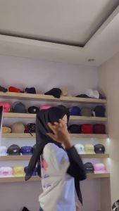 Topi Baseball Distro Pria Dewasa Cv Chakop Besi Anti Karat Trend 2023 - Model Topi Baseball dengan Bahan Adem dan Tahan Lama (Putih/Hitam)