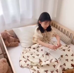 (FREE GIFT) PREMIUM QUALITY !! SELIMUT BAYI BABY MOTIF TEDDY BEAR / BEDONG BAYI KOREAN / HAMPERS BABY / TEDDY BEAR BLANKET / TABLE CLOTH / TAPLAK MEJA MOTIF BERUANG