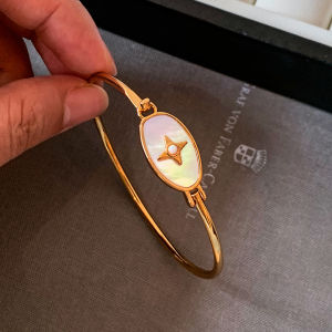 Natural Mother of Pearl Four-Pointed Star Golden Bracelet for Women Stackable Luxury Minimalist Elegant High-End Feeling Bracelet