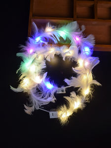 หมวกทรงกลมประดับขนเป็ดรุ่งเรืองพร้อมแสงประกายสำหรับการแสดงวันเกิด หมวกแฟชั่นสำหรับผู้หญิงในงานปาร์ตี้