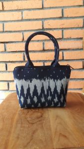Dompet tenun terbaru