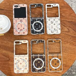 รูปแบบวินเทจกรอบเงินสําหรับ Samsung Z Flip 7 6 5 4 3 แม่เหล็กสําหรับ Flip 7 ฝาครอบเสื้อป้องกัน