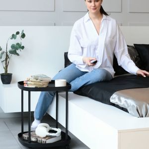 โต๊ะข้างเตียง โต๊ะกลาง โต๊ะวางของอเนกประสงค์ 2 ชั้น มีล้อเลื่อน ล็อคได้ สไตล์มินิมอล ขอบโค้ง วัสดุแข็งแรง ใช้ได้ทุกห้อง